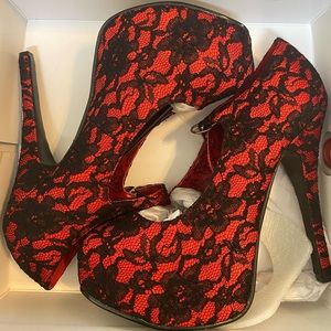 Pleaser Pumps 5” Red/ Black Lace ***NEW***